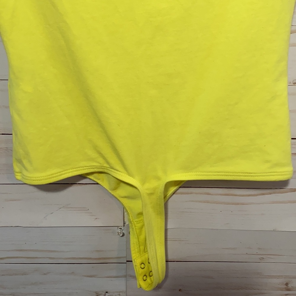 Guess Los Angeles Women’s Lemon Triangle Logo Bodysuit - Picture 14 of 16